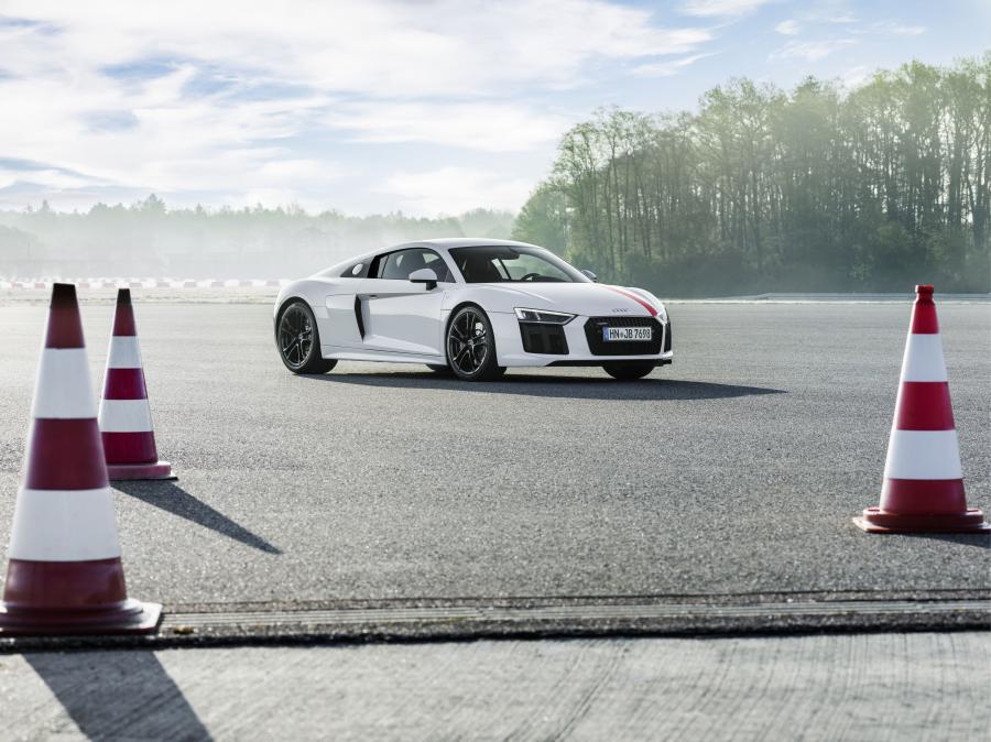  Audi R8 V10 RWS 2017 года  (WW) (фото 2 из 81)
